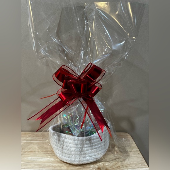 Organic Skincare Bundle - 8 Full Size Products and 4 Applicators - Picture 1 of 9